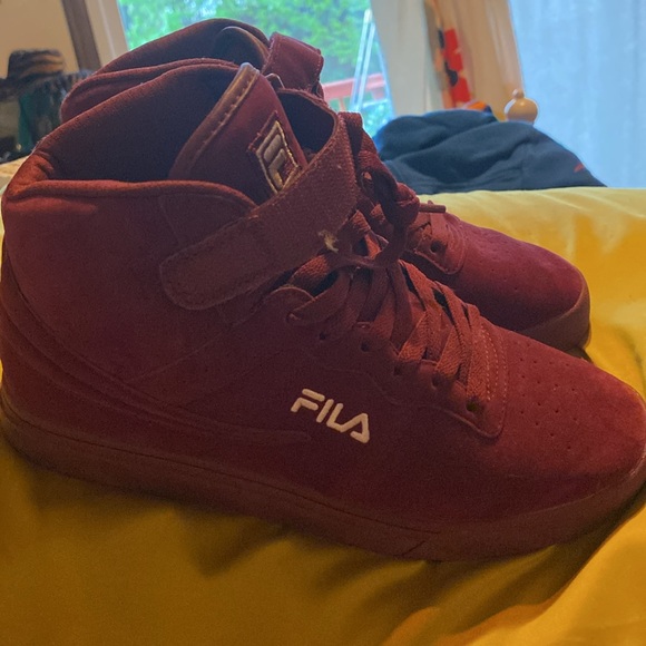 Size 7 1/2 Fila - Picture 3 of 5